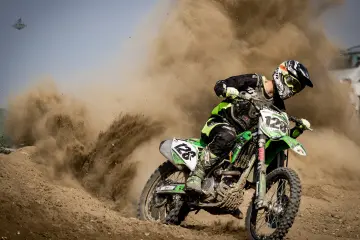 How Long Can You Idle a Dirt Bike Before Overheating? My Garage Warnings and Trail Wisdom