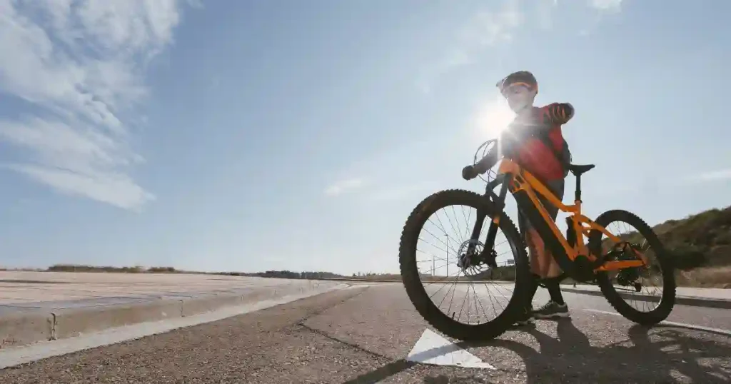 Road Hybrid Bike for Commuting Daily: What to Look For